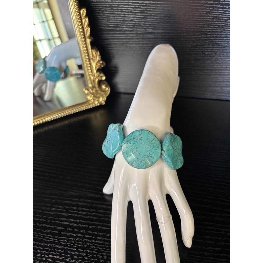 Chunky Turquoise Magnesite Stone Statement Bracelet‎ Silver Tone Spring Clasp